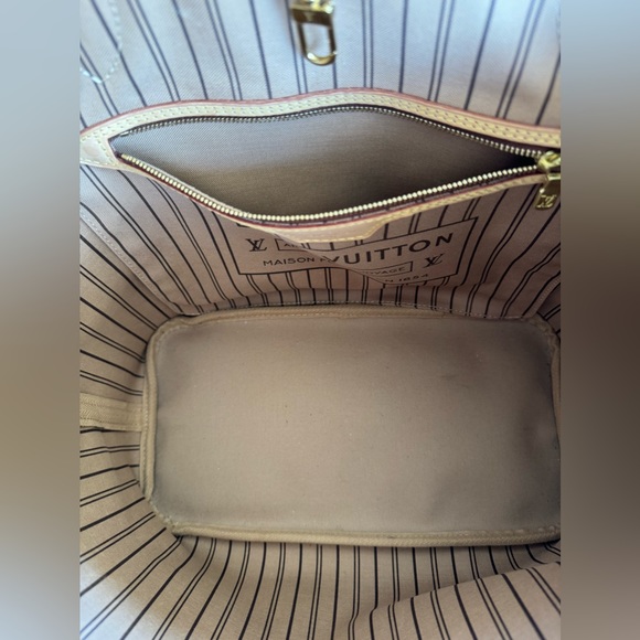 Louis Vuitton Neverfull Monogram Purse including Removable Pouch. - Picture 4 of 6